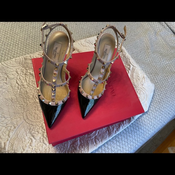 Valentino Rockstuds heels.  Size 38 - Picture 2 of 6